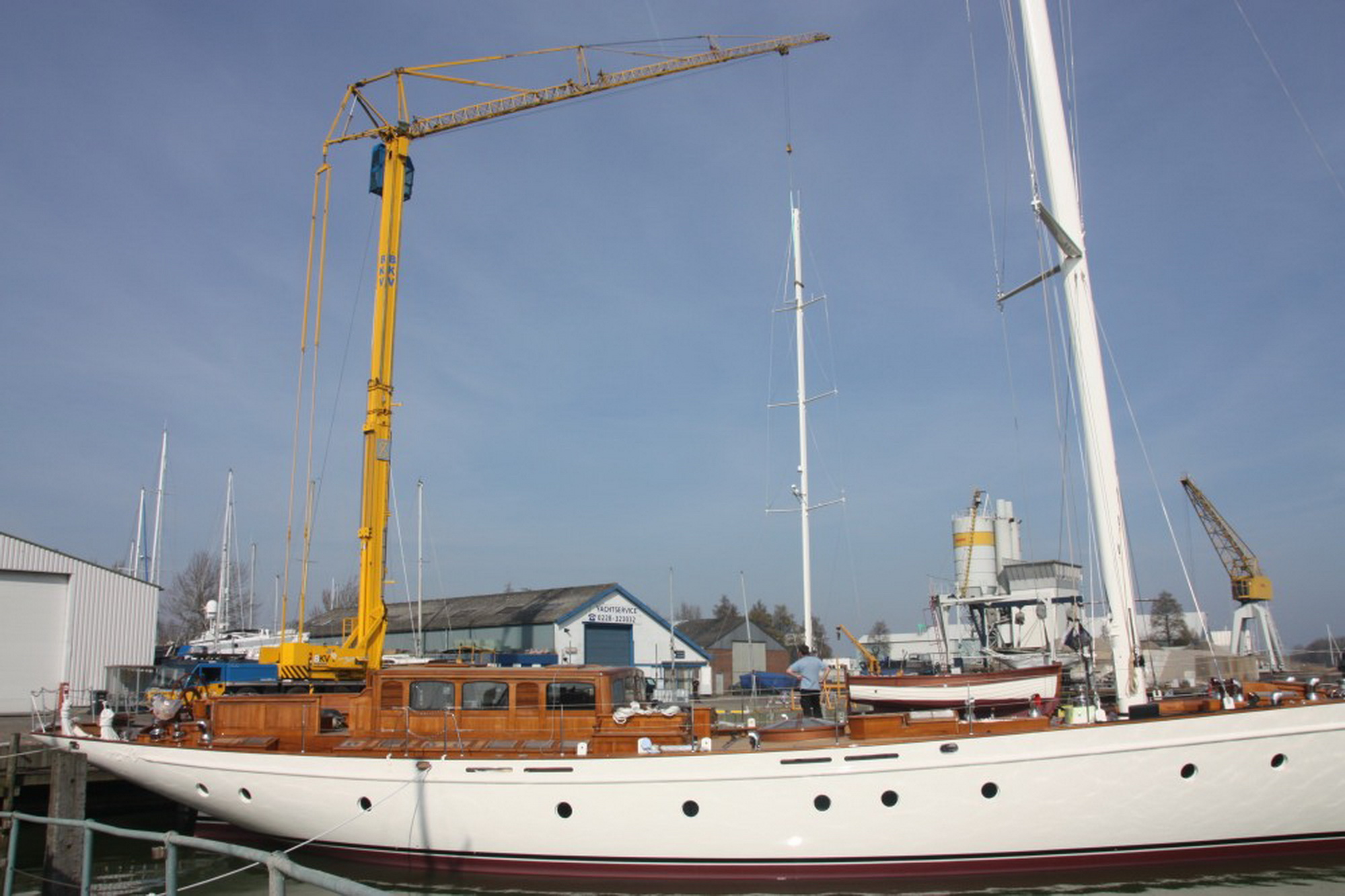 neorion sailing yacht