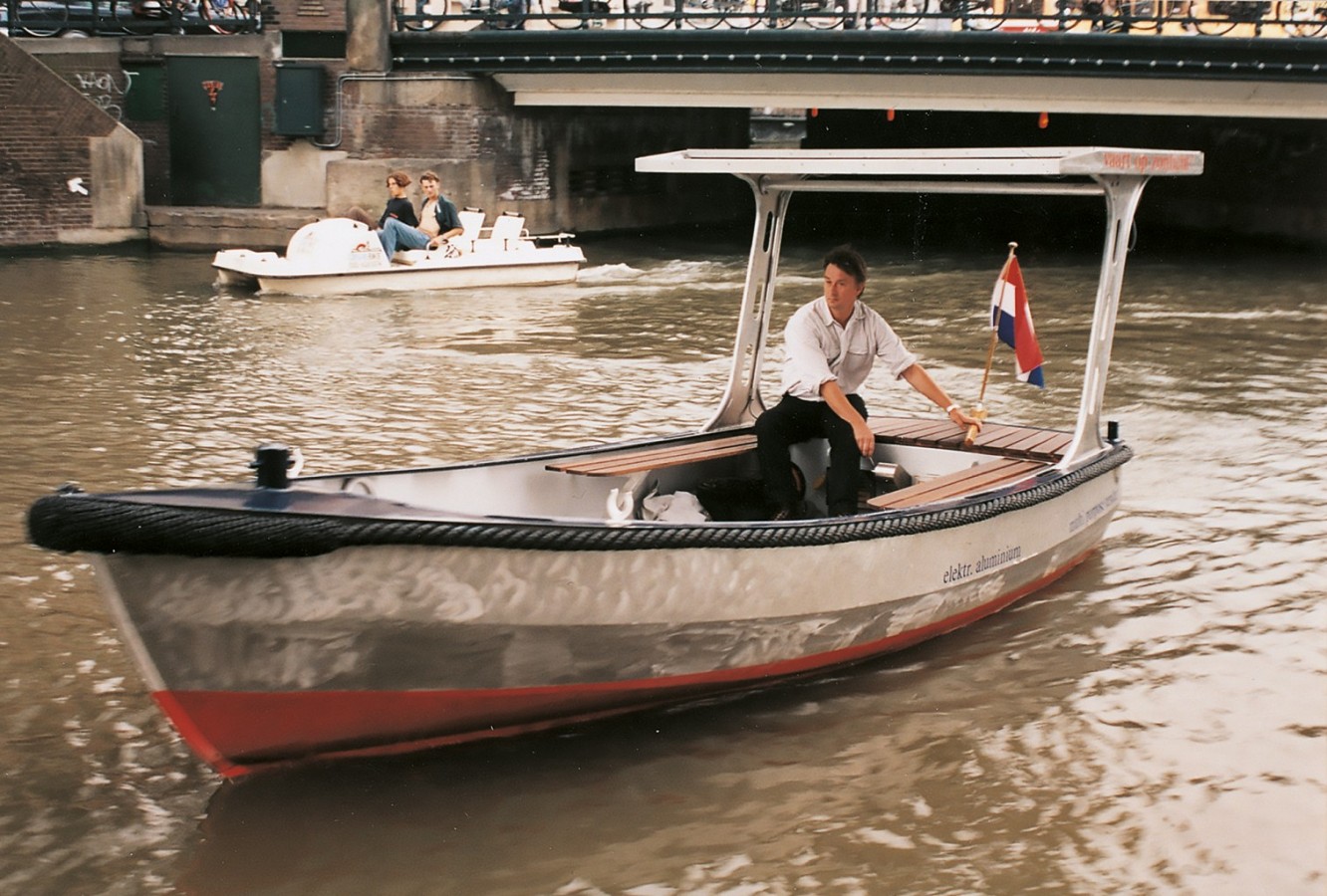 5.35m Electric & Solar Tender