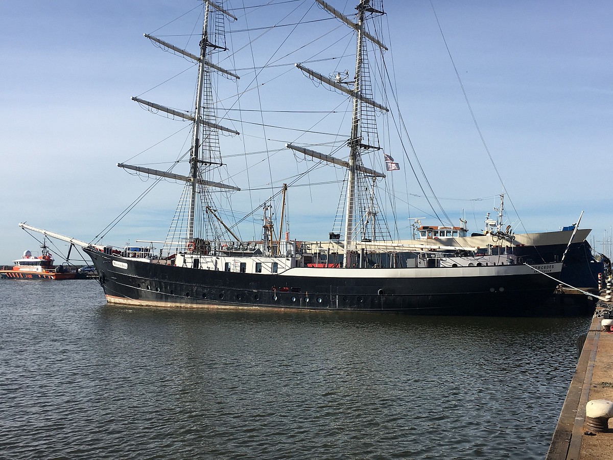 45m Brig