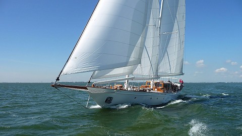 95' schooner 'Neorion'